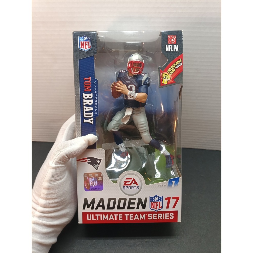 TOM BRADY NIB Madden NFL 17 Ultimate Team Series 1 Quarterback Football.